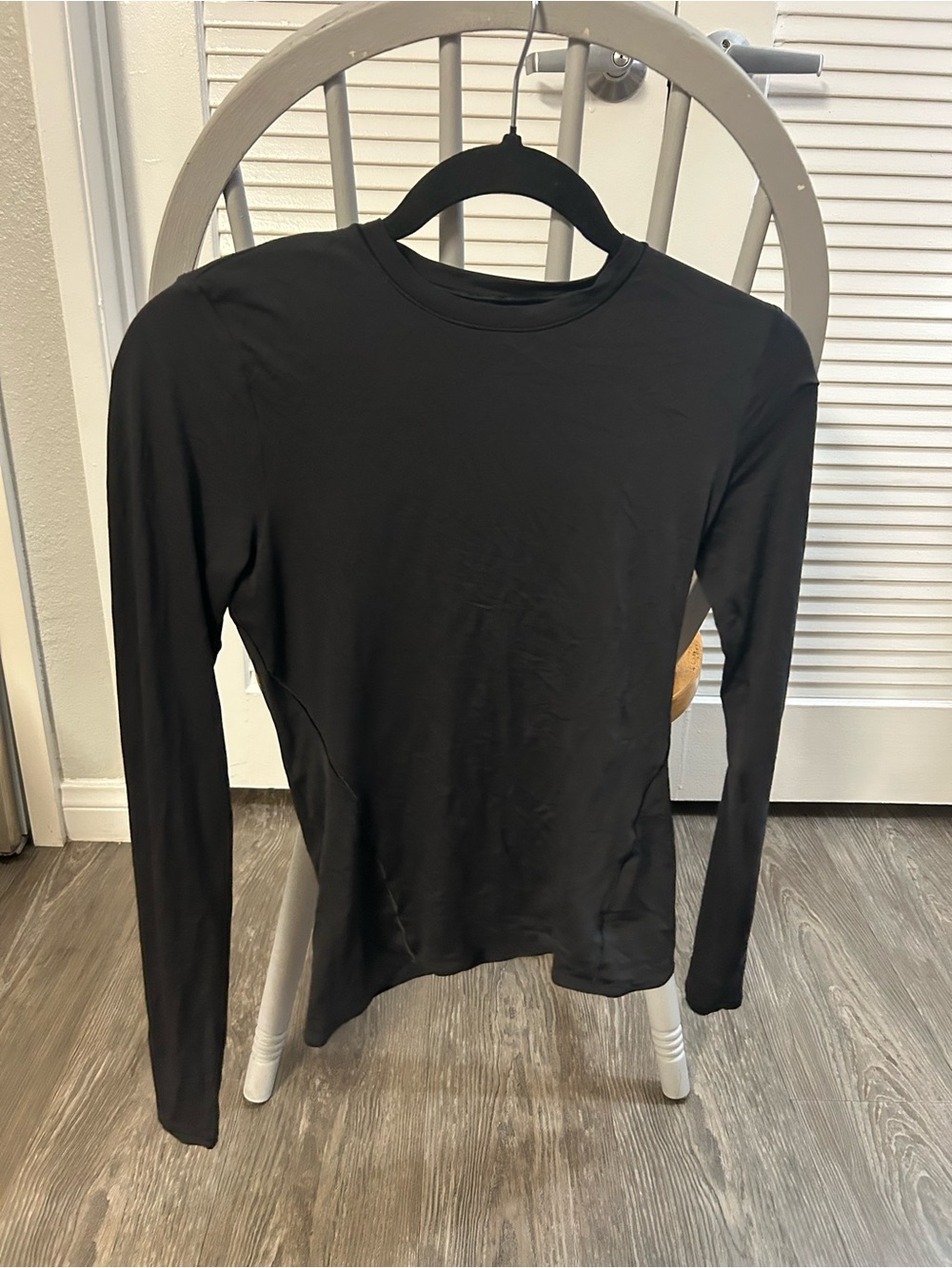 Lululemon Black Long-Sleeve Women's Top - Classic Crewneck